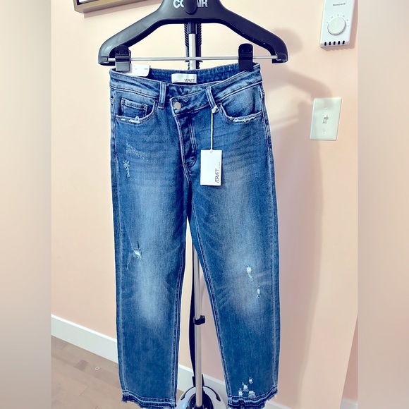 Vervet Denim Asymmetrical/Crossover High Rise Straight Cut Jeans - Picture 1 of 3